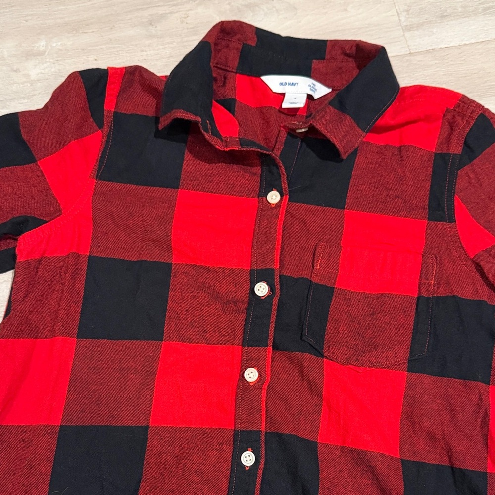 Old Navy Men’s Black and Red Checkered Button-Down Shirt